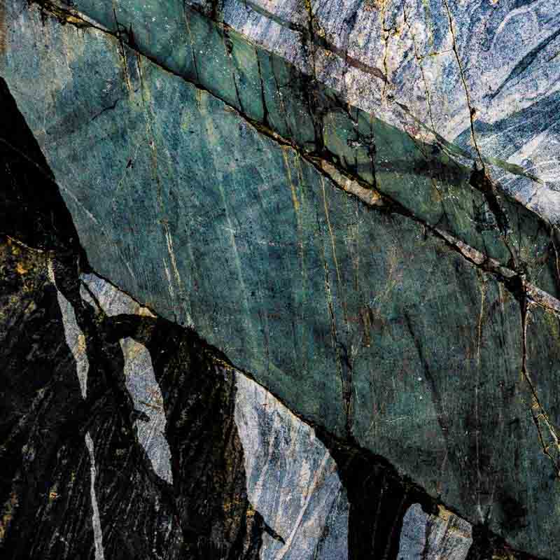 Grønn, blå og svart geologi | Veggbilder | Fotokunst til salgs | Kunstfoto | Kunst | Foto | Bilde